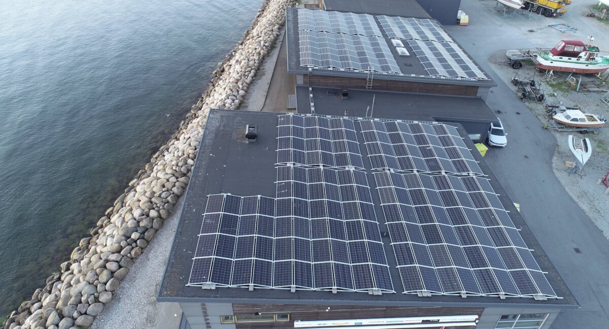 solceller på tak i hamnen