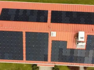Kontorshotell med solceller från Paneltaket
